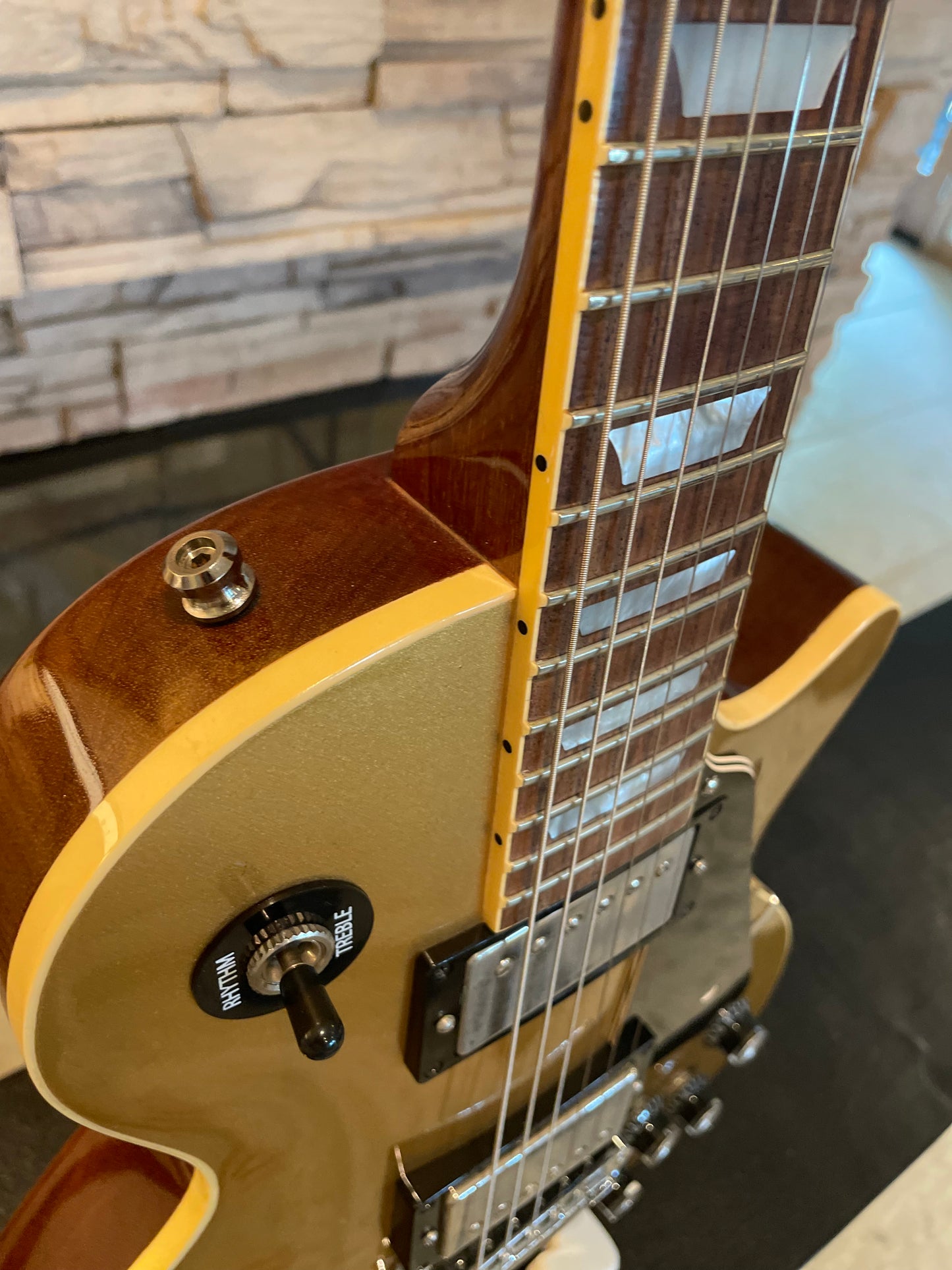 Heritage H-150 – Gold Top