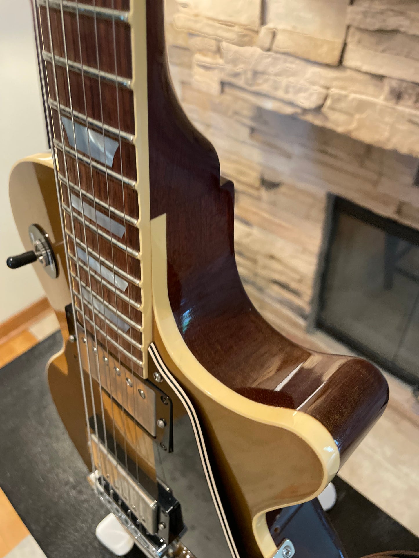 Heritage H-150 – Gold Top