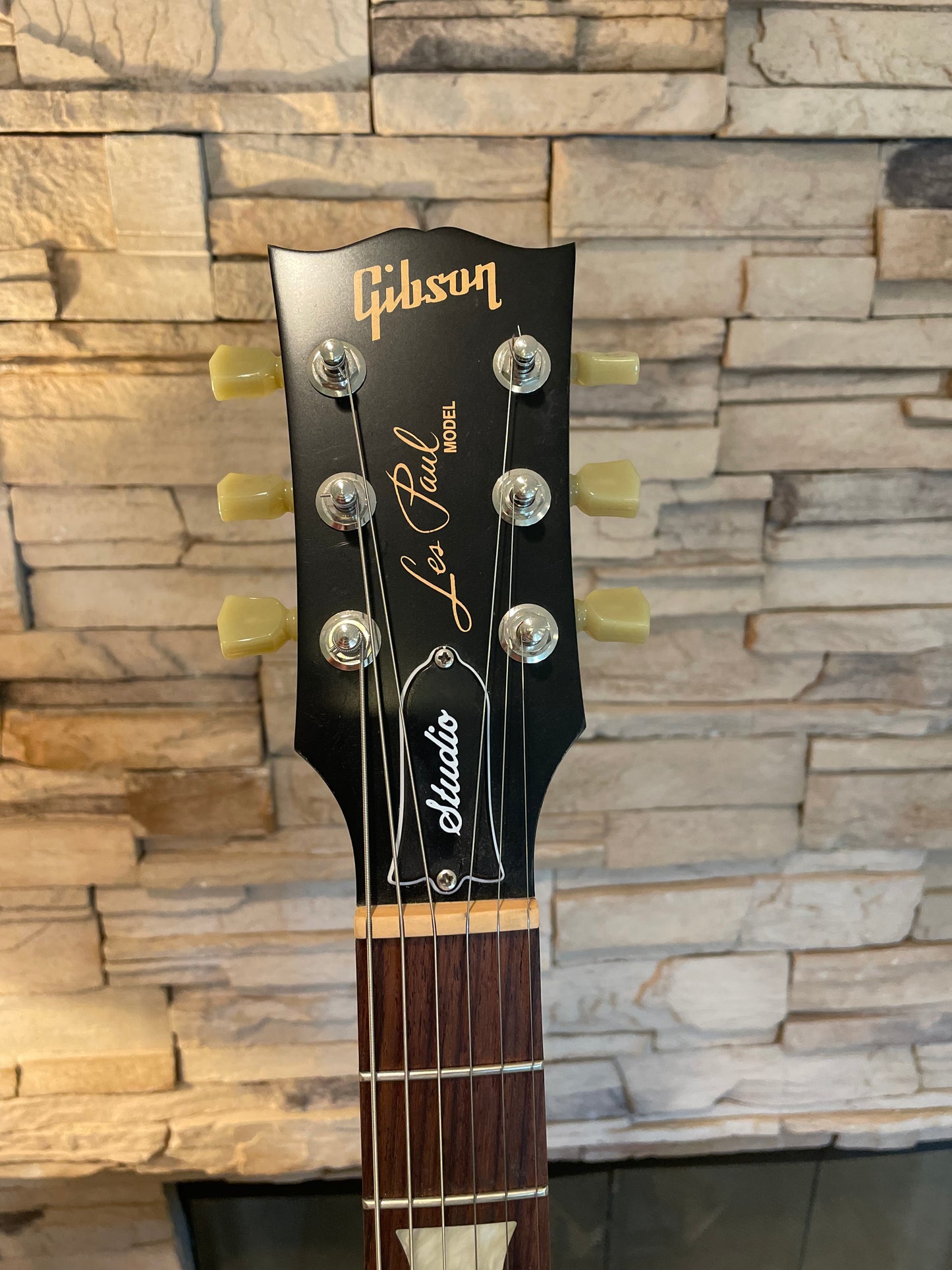 Gibson Les Paul Studio – 2 Tone Burst