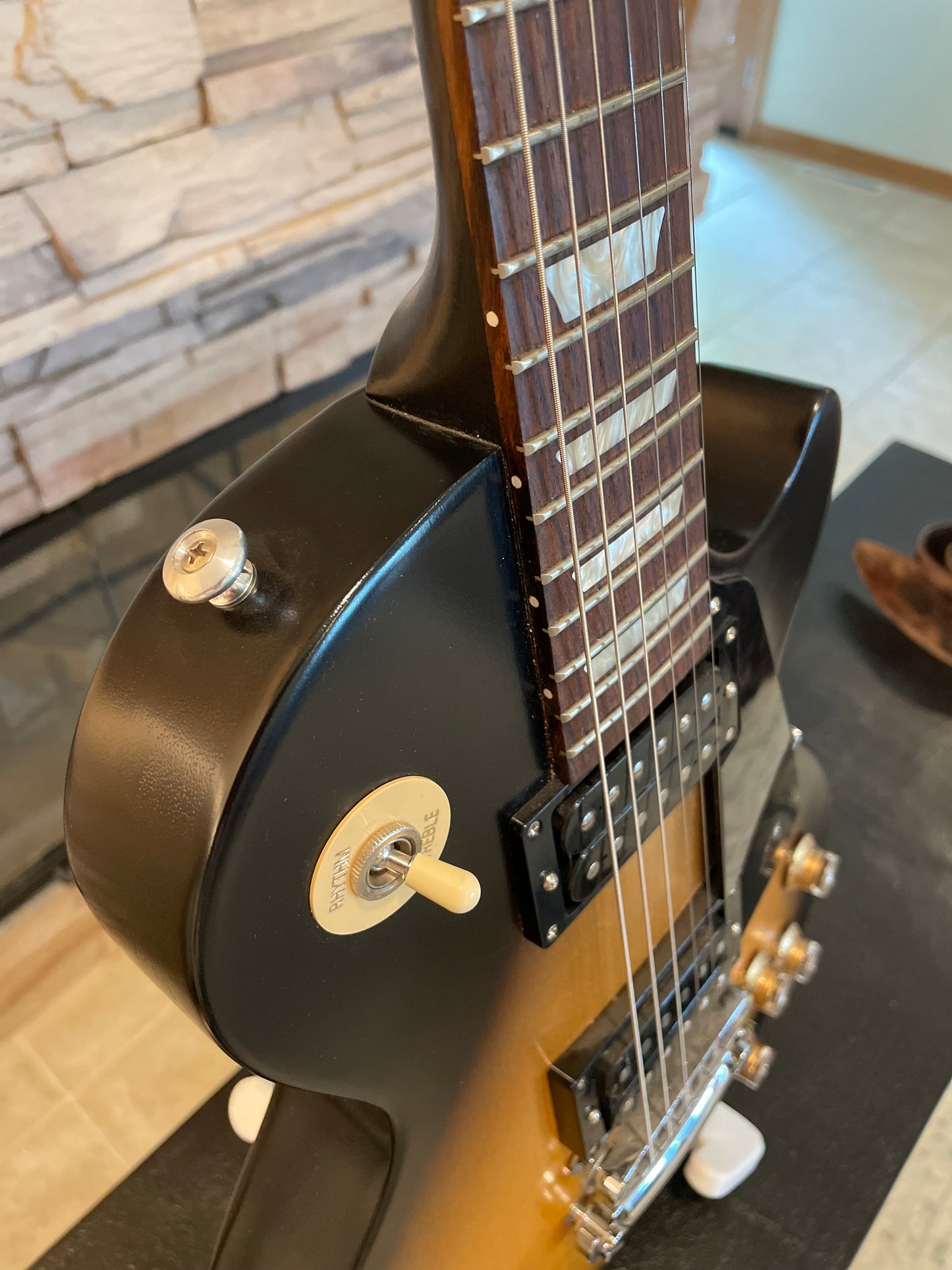 Gibson Les Paul Studio – 2 Tone Burst