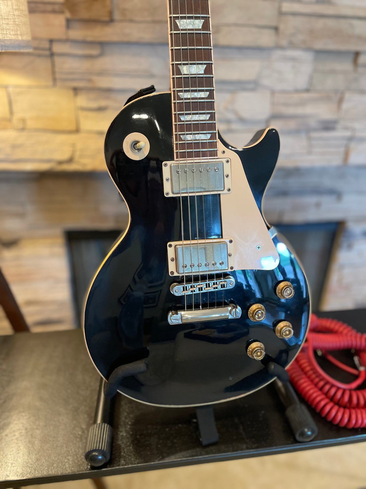 Gibson Les Paul Standard – Ebony / Black