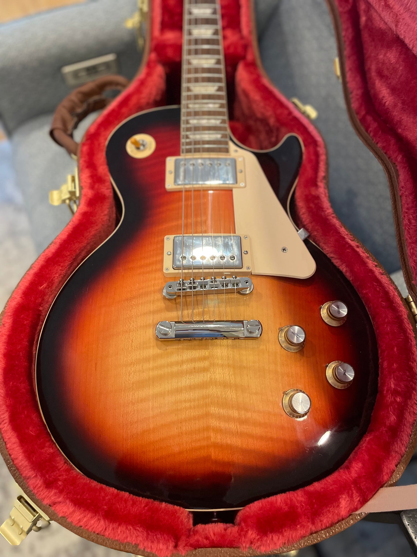 Gibson Les Paul Standard – Dark Cherry Burst