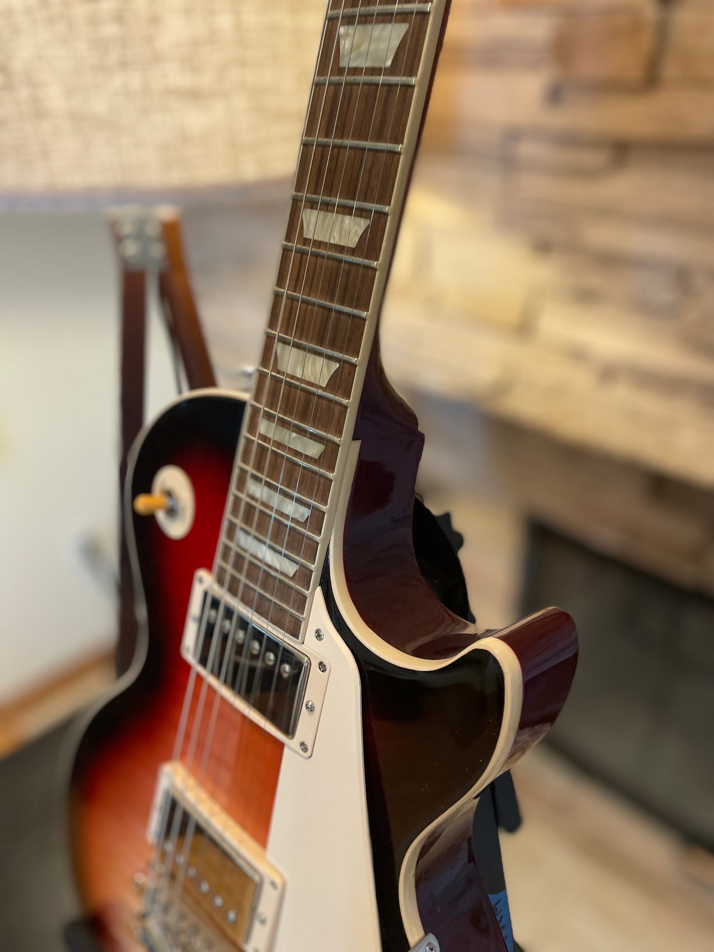 Gibson Les Paul Standard – Dark Cherry Burst
