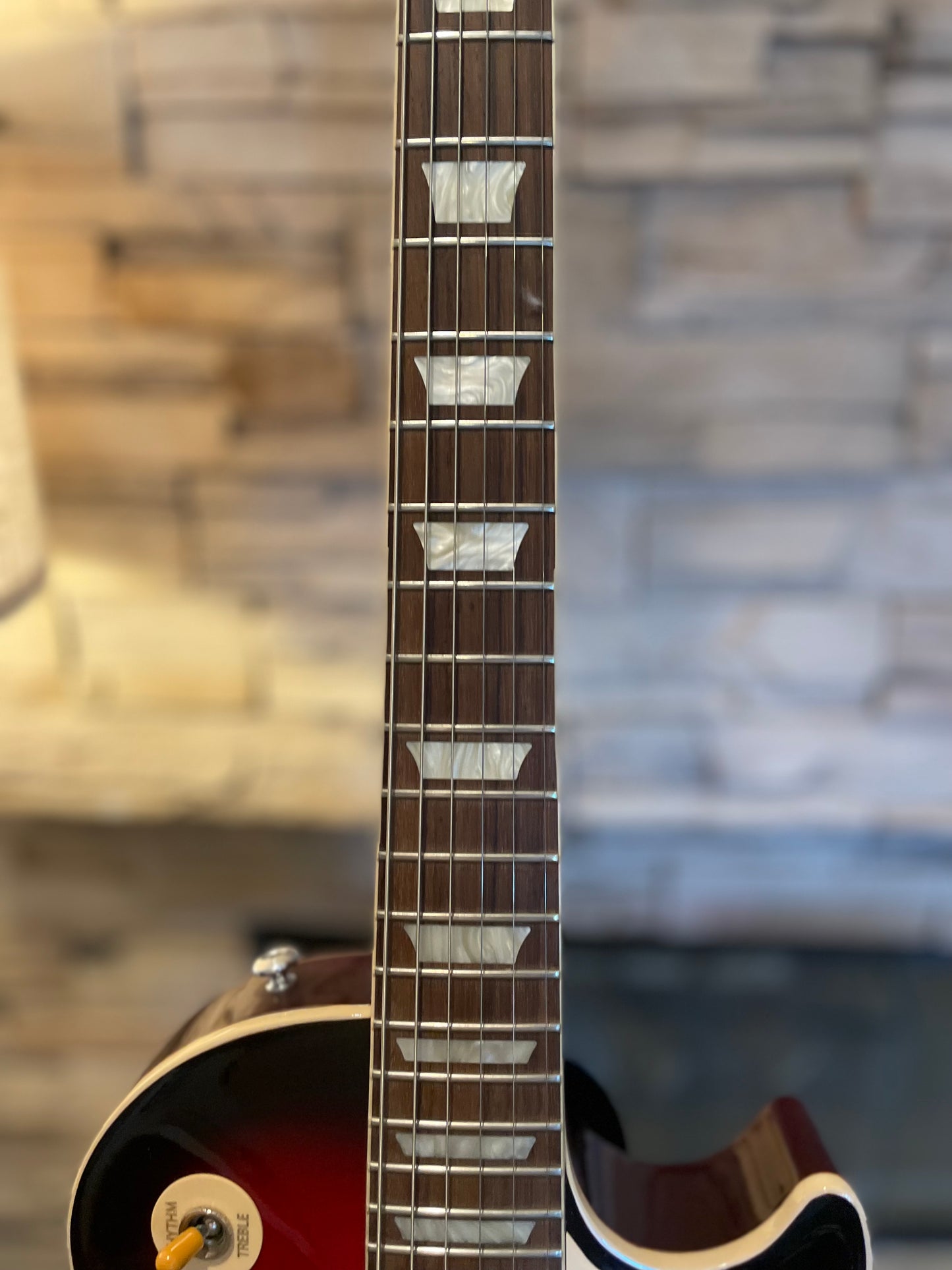 Gibson Les Paul Standard – Dark Cherry Burst