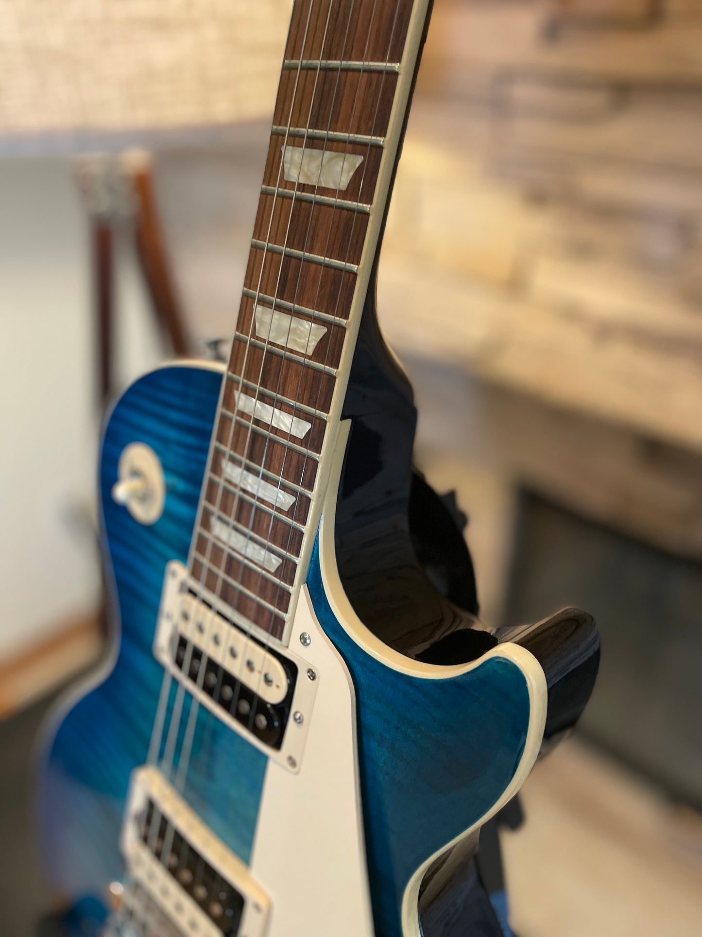 Gibson Les Paul Traditional Pro V AAA Flame Top – Ocean Water Perimeter